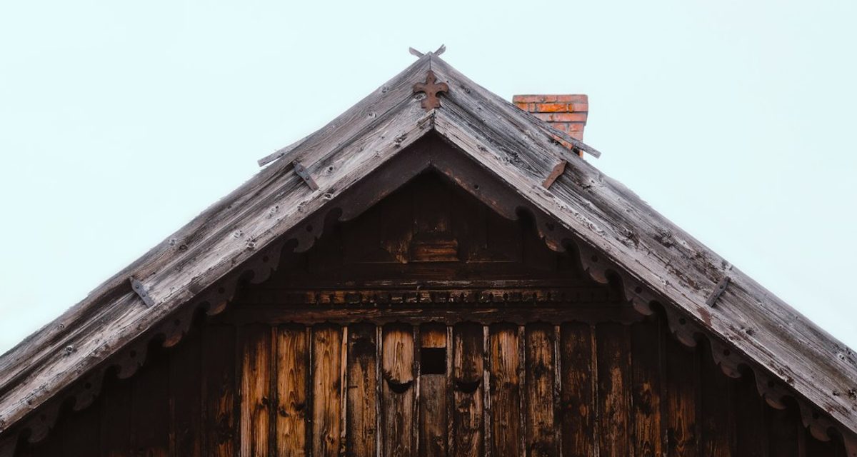 Мужчина погиб при пожаре в бревенчатом доме в деревне Сарайсино