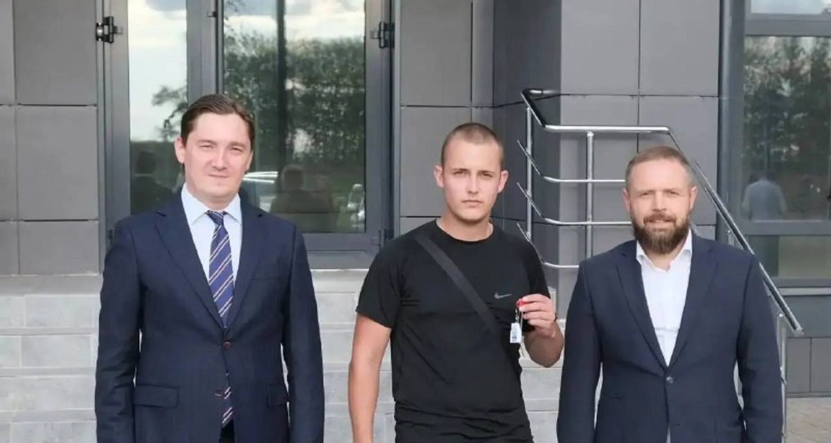Семь детей-сирот получили ключи от новых квартир в Стерлитамаке